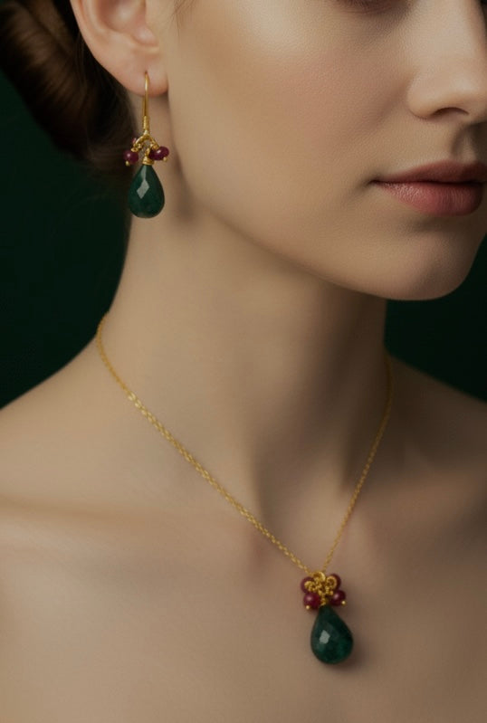 Gümüş Kök Zümrüt ve Kök Yakut Taşlı Kolye