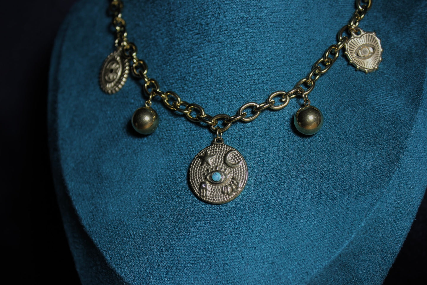 Çelik Charm Göz Kolye