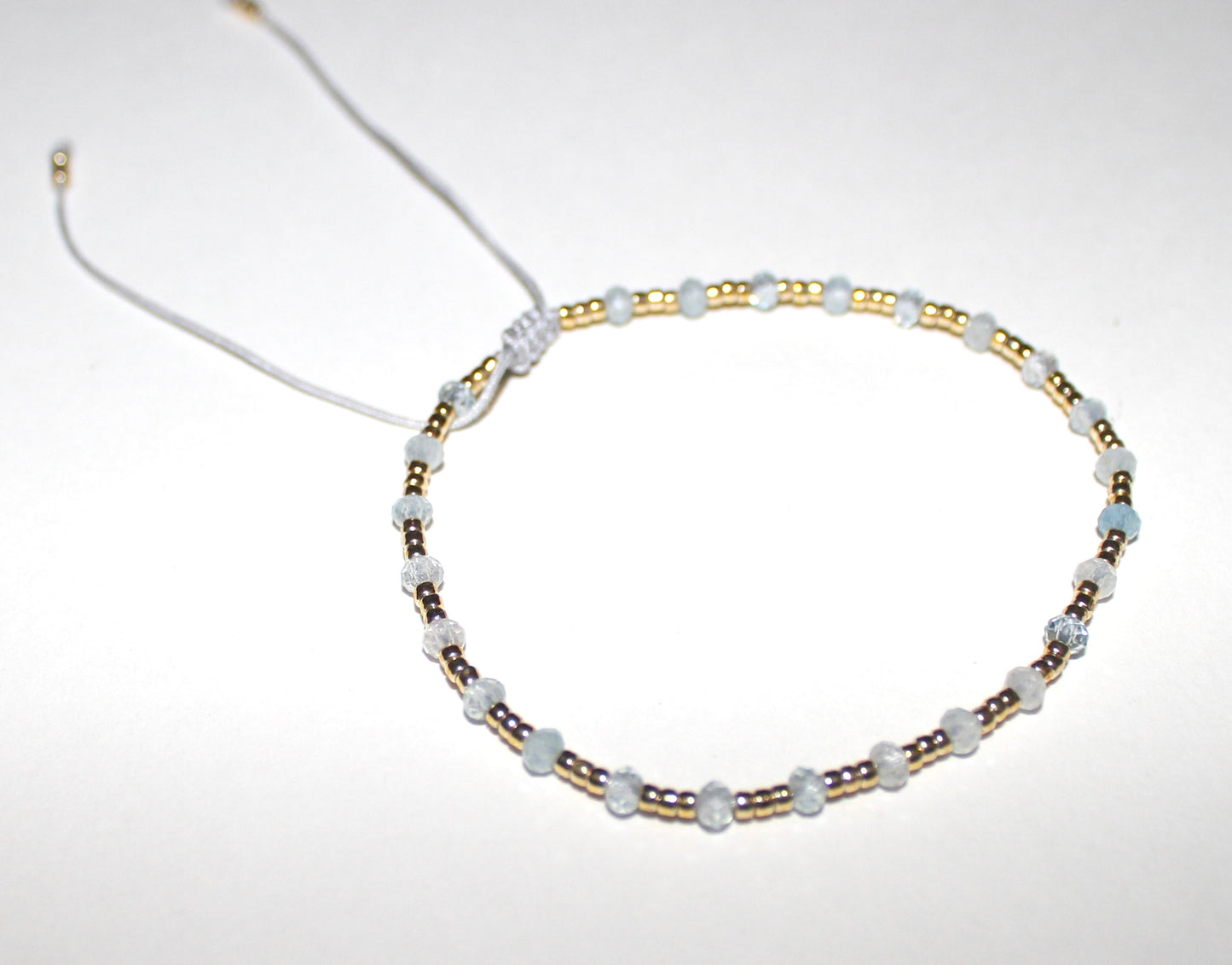 Gold ip boncuk bileklik