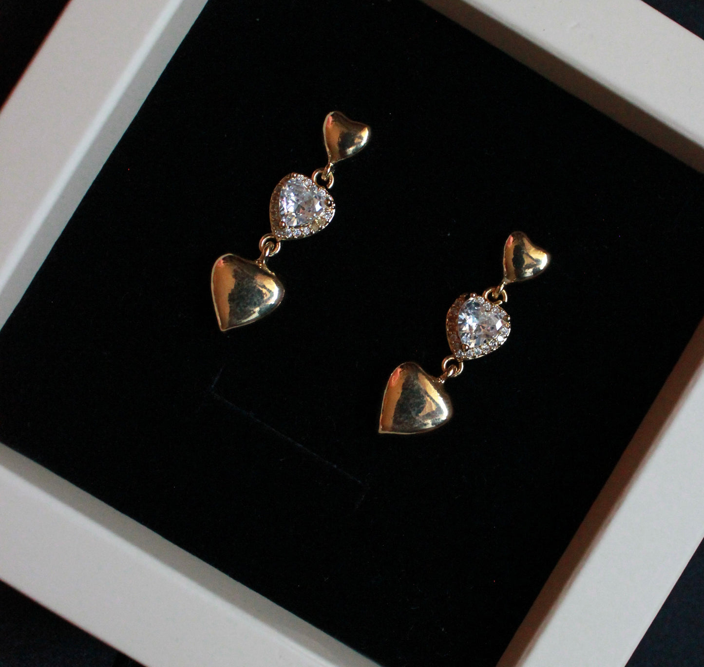 Gold kalpli çelik küpe